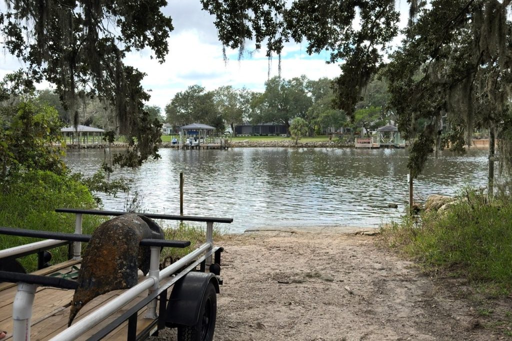 Remains of mum Mary Lou Combs found inside submerged car more than 20 years after she vanished in Florida - she disappeared in 2003 after leaving her home and three children.