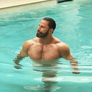 Ripped millionaire influencer compared to Dan Bilzerian mysteriously