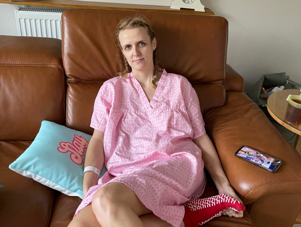 Mum Caroline Padmore spent seven years visiting A&E with severe pain before doctors finally found multiple tumours - her advanced ovarian cancer was missed time after time.