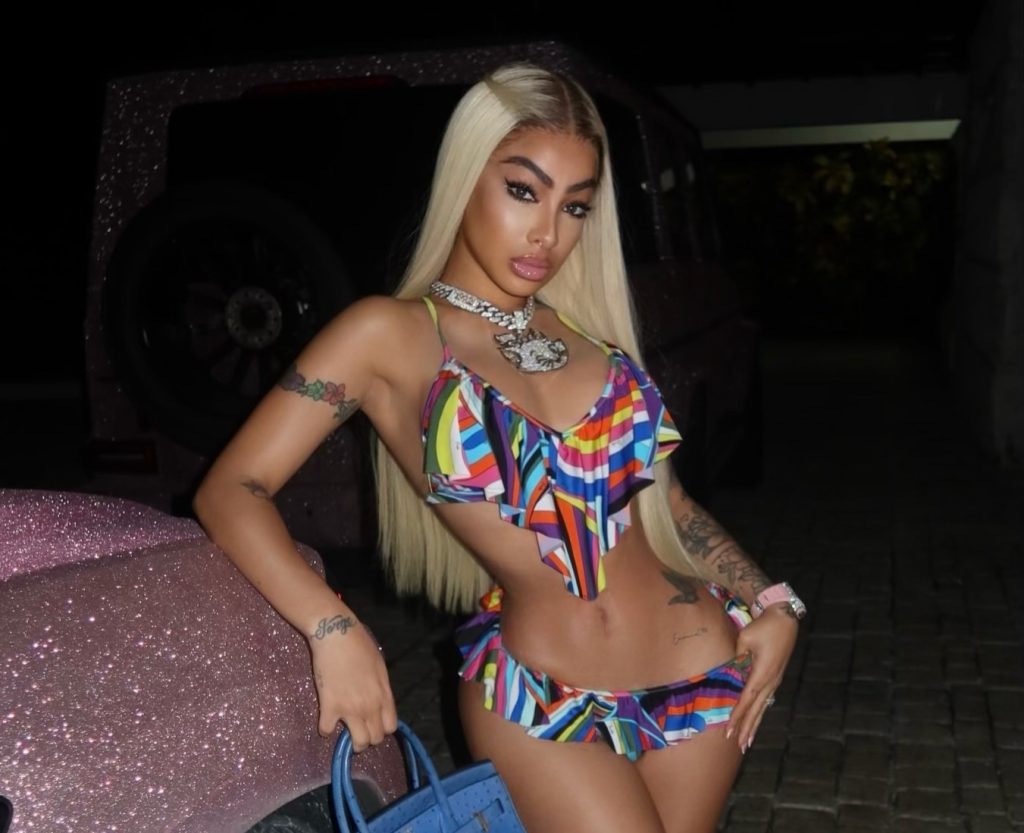 Influencer Yailin La Mas Viral arrested after Glock and Zoraki firearms found in her Lamborghini during a routine traffic stop in the Dominican Republic.