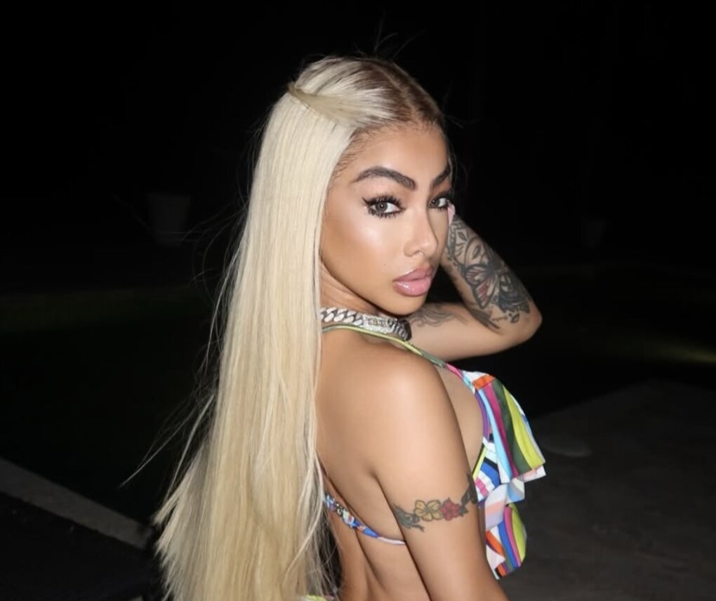 Influencer Yailin La Mas Viral arrested after Glock and Zoraki firearms found in her Lamborghini during a routine traffic stop in the Dominican Republic.
