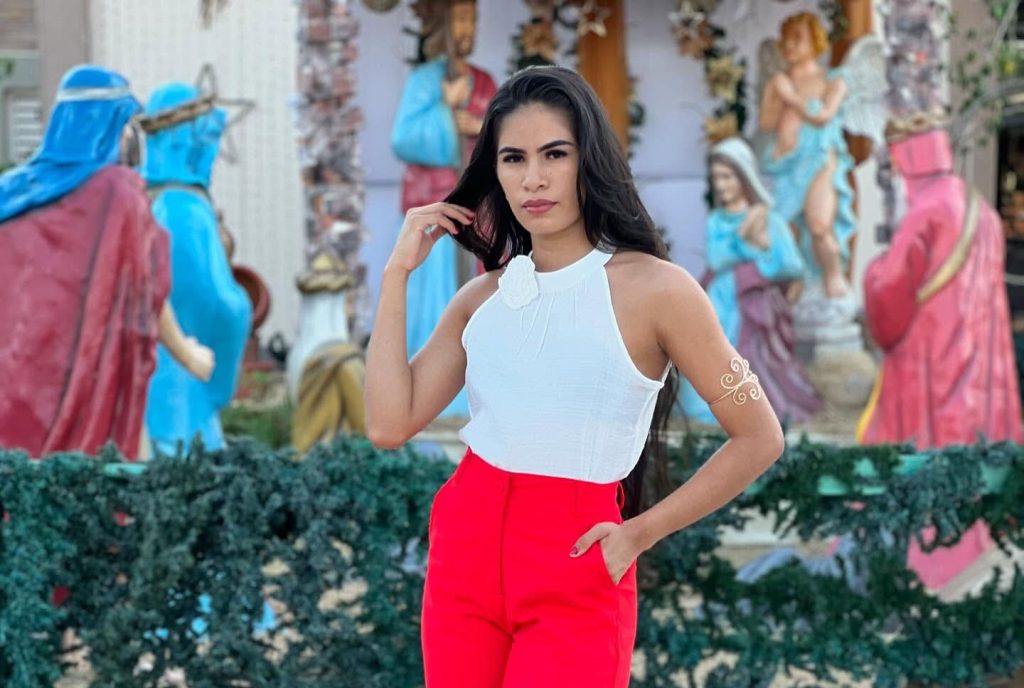 Influencer Derleya Alves dies aged 26 from complications after a boob job in Brazil - she suffered intense abdominal pain and underwent two emergency surgeries before passing.