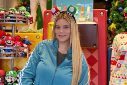 A social media baker is kidnapped from her cake shop by armed men in Culiacán, leaving her missing as police launch a desperate investigation into the shocking abduction.