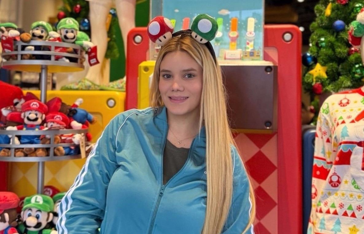 A social media baker is kidnapped from her cake shop by armed men in Culiacán, leaving her missing as police launch a desperate investigation into the shocking abduction.