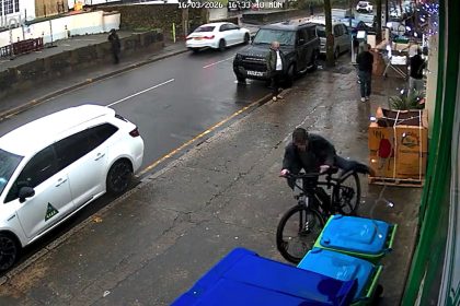 A shopper’s new bike was stolen within minutes of being locked outside a shop, with CCTV capturing a thief seizing the chance and riding off, leaving the broken lock behind. A shopper’s new bike was stolen within minutes of being locked outside a shop, with CCTV capturing a thief seizing the chance and riding off, leaving the broken lock behind.