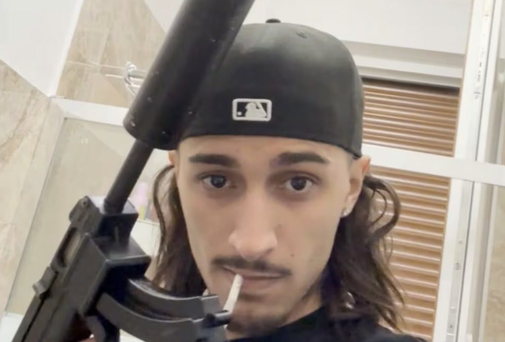 Trap artist Baby Gang allegedly broke girlfriend's nose after discovering she installed Instagram on her phone - he is accused of imposing an unbearable life of control.