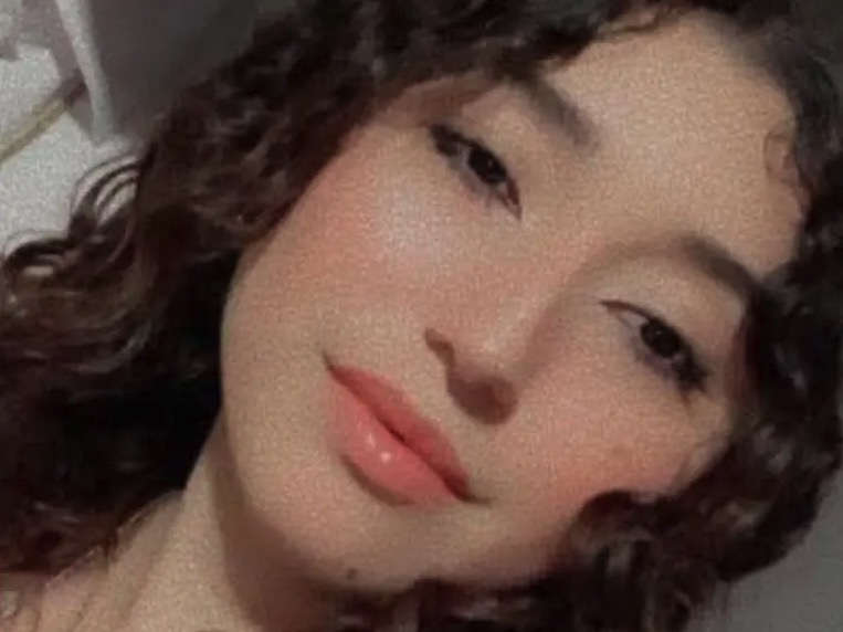 A woman’s body was discovered hidden in a closet after a courier reported a foul smell, leading to the arrest of her fiancée in a chilling suspected murder case