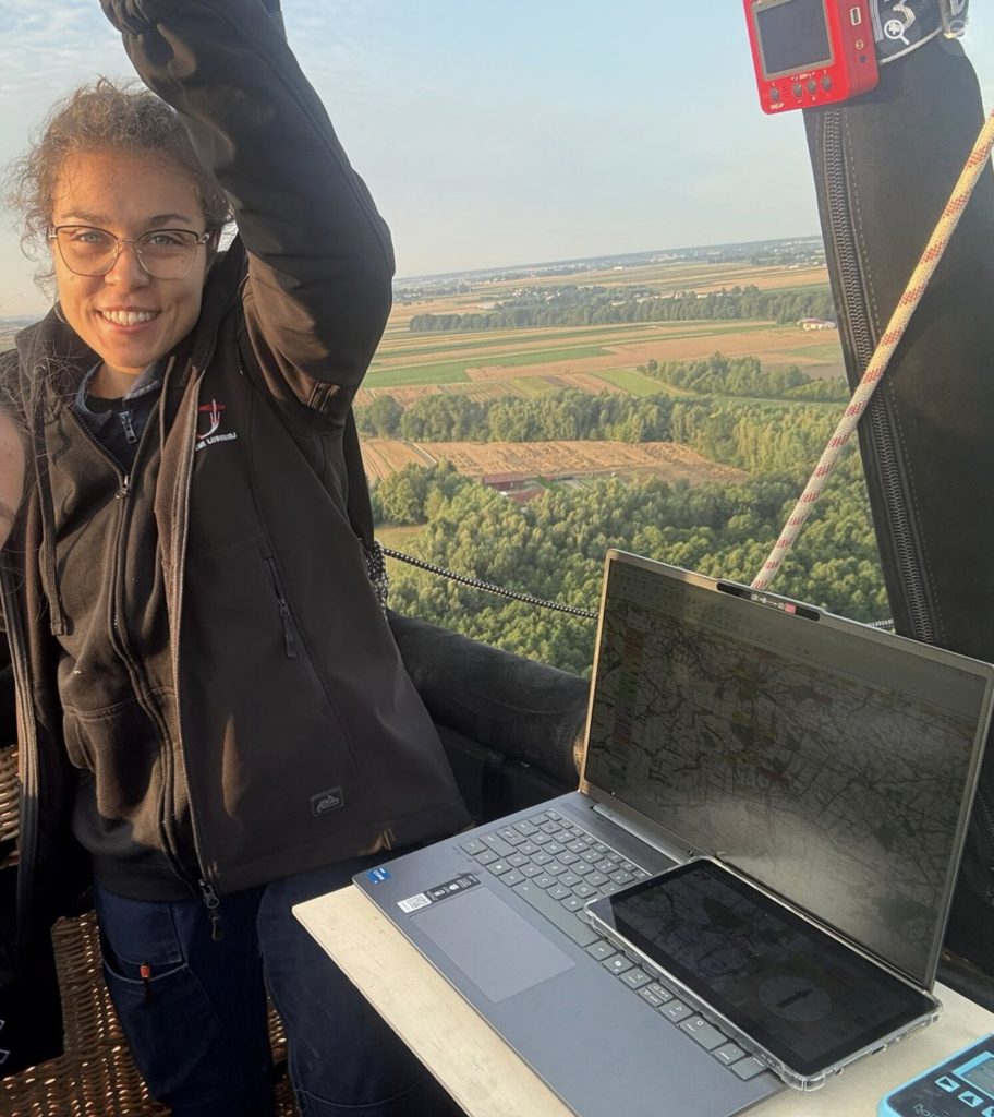 Champion Polish pilot Jagoda Gancarek has been named as the woman who died after falling from a hot air balloon that struck a block of flats in Zielona Gora, Poland.