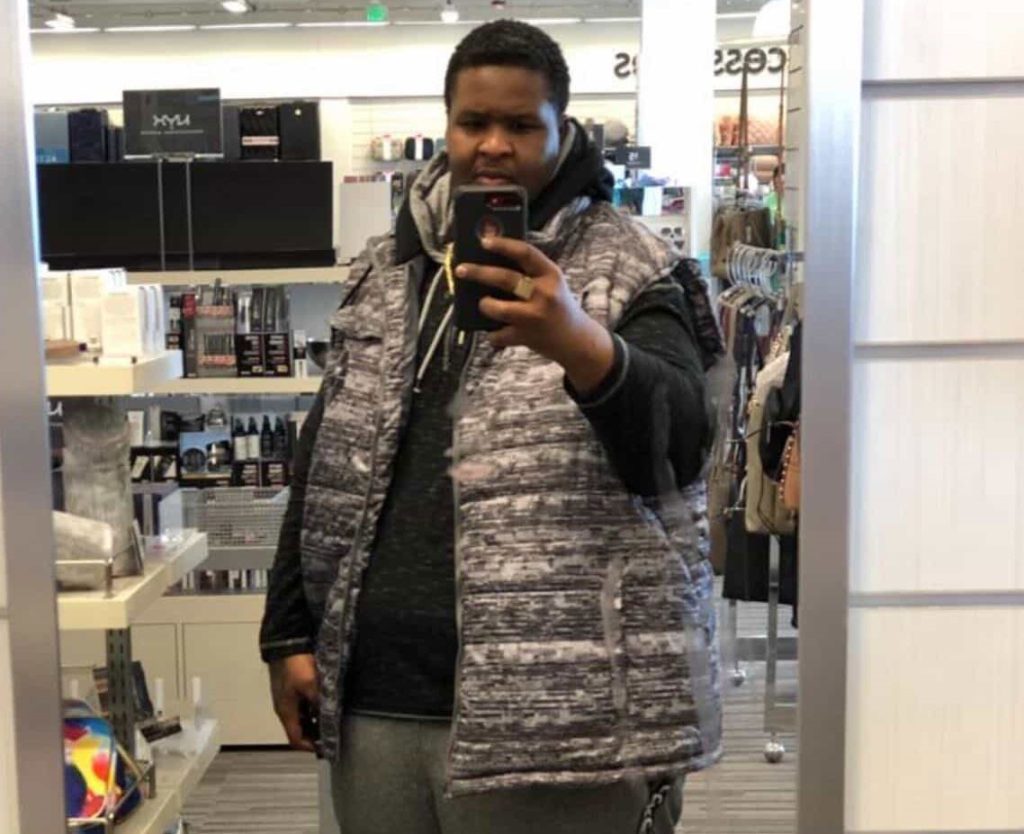 Man who needed six firefighters to lift him into an ambulance after falling at 40st reveals how he lost 23 stone and finally found love after life-changing transformation.
