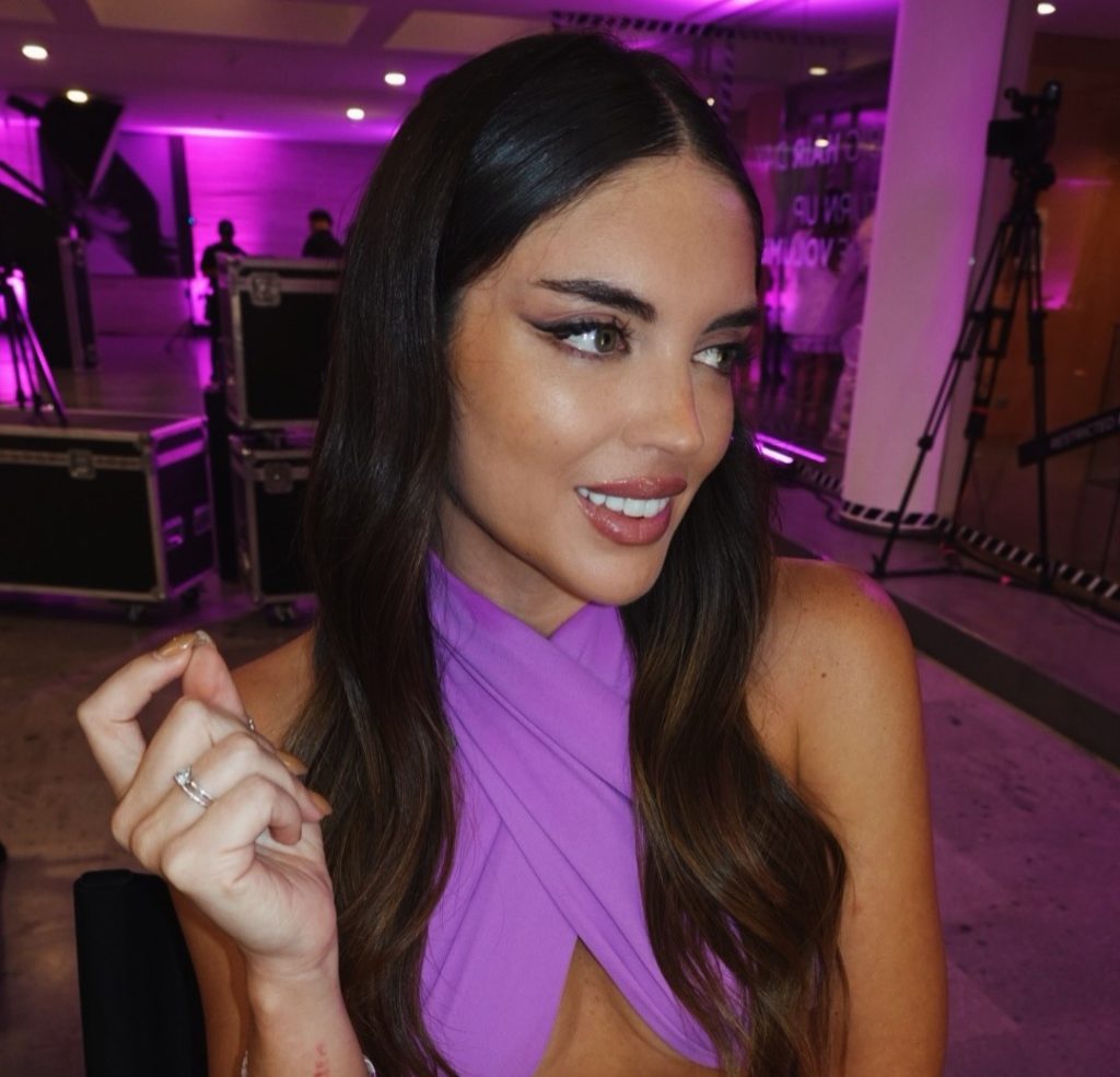 Chilean actress Coni Piccoli reveals skin cancer diagnosis after years of sun exposure without protection - blames tanning accelerators and urges fans to wear sunscreen.