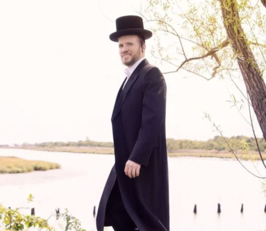 An American rabbi visiting Bogotá was found dismembered inside an abandoned wardrobe, with Colombian authorities investigating whether he was targeted by a gang that robs tourists.