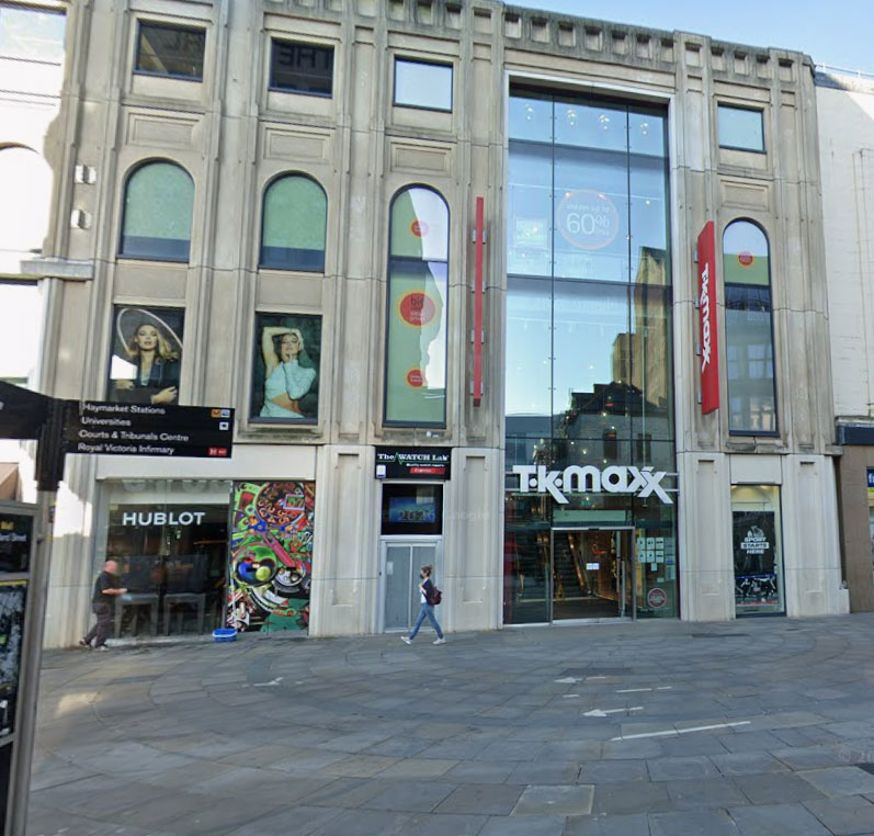 An enraged shoplifter smashed security scanners and brawled with a guard at a Newcastle TK Maxx store in shocking footage that racked up thousands of views online.