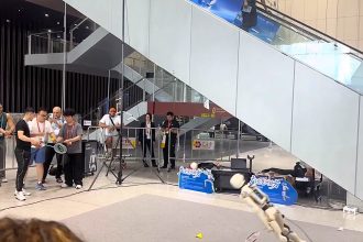 A badminton-playing humanoid robot stole the show at China's Canton Fair for all the wrong reasons after a featherlight shuttlecock sent it toppling face-first to the floor.