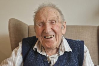 Britain's oldest WW2 veteran Frank Chester, awarded the Distinguished Service Cross for bravery on Arctic convoy missions, has died aged 109, just days after his birthday.
