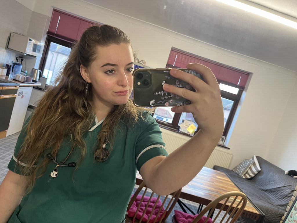 A veterinary nurse needed emergency surgery after a cat bite left her hand ballooned with infection - and is now warning others never to ignore animal bites.