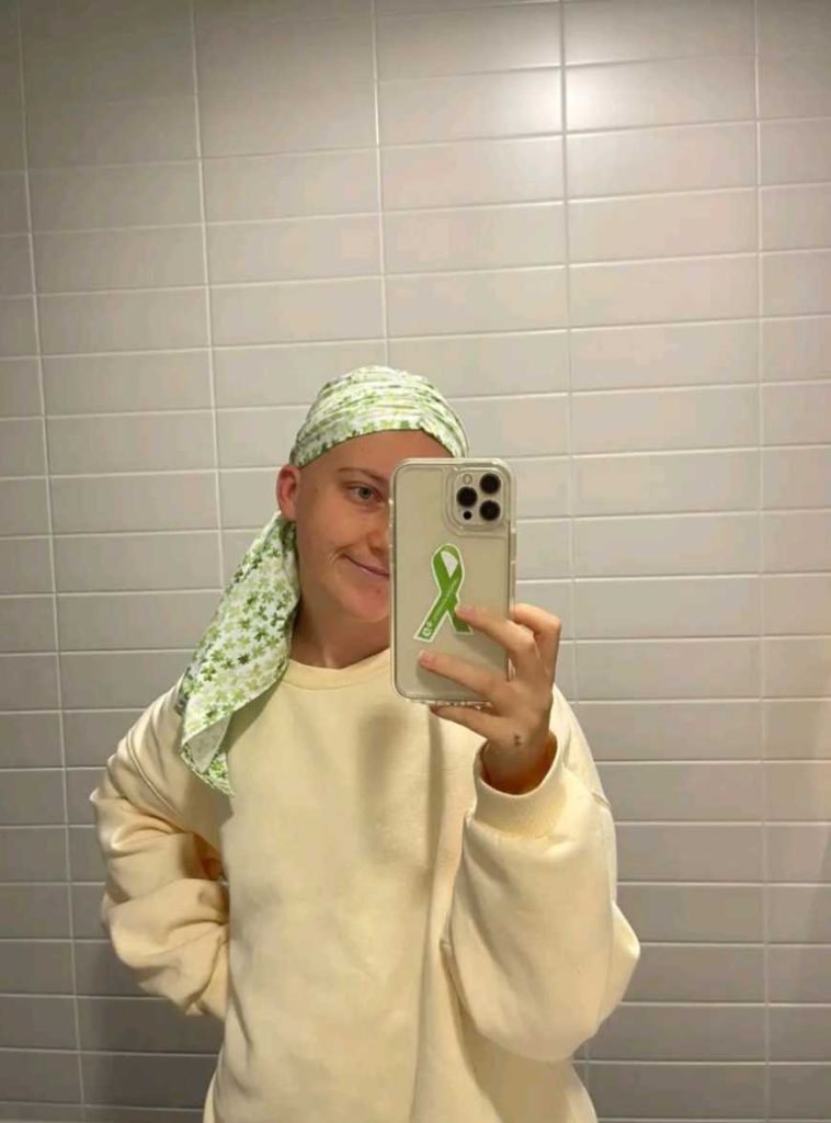 Phoebe Jablonski thought her shoulder pain was a sports injury. Doctors found a 13.5cm tumour and diagnosed stage 4 cancer at 21 - but one drink of alcohol was her first clue.