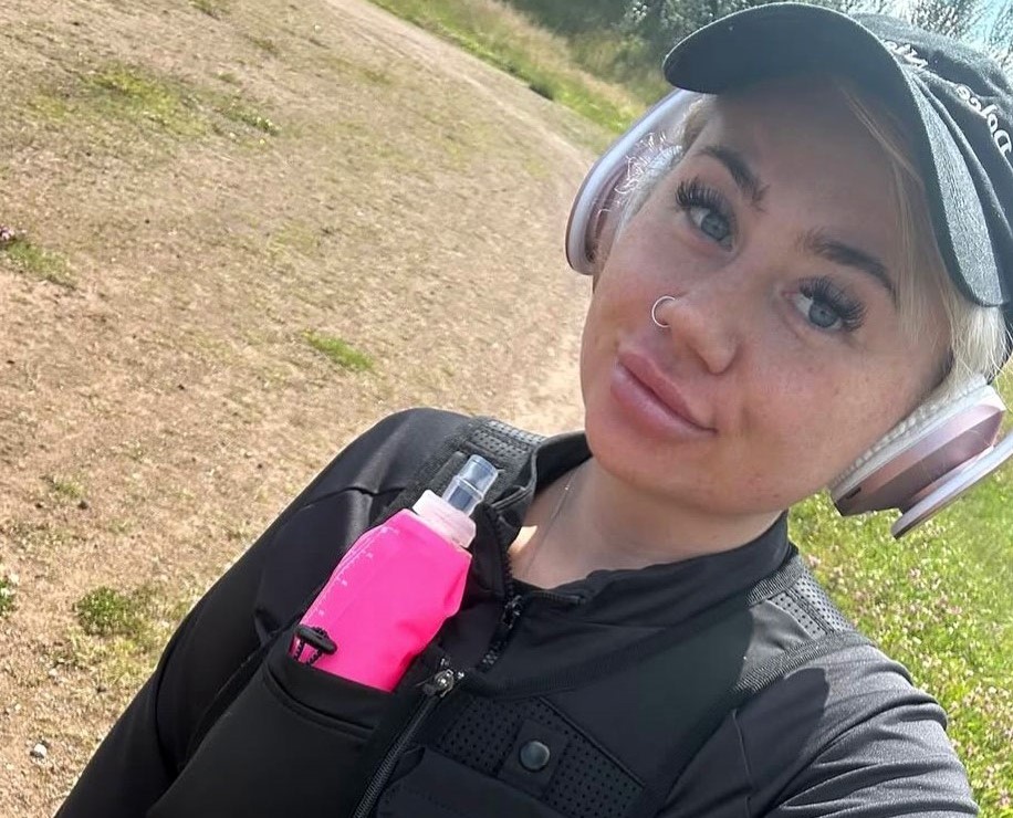 A woman who was humiliated after getting stuck on a fairground ride because she was too big has shed 11 stone and now wears a size eight - but friends no longer recognise her.