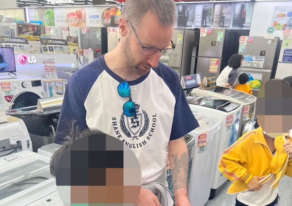 A man left his wife and kids behind to fly to Taiwan for surgery after a botched mesh procedure left him unable to walk - here is his shocking story.