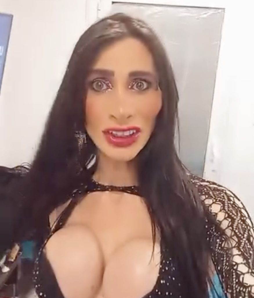 A social media influencer dies aged 39 after a sudden aortic aneurysm following serious illness, leaving fans mourning as tributes pour in online.