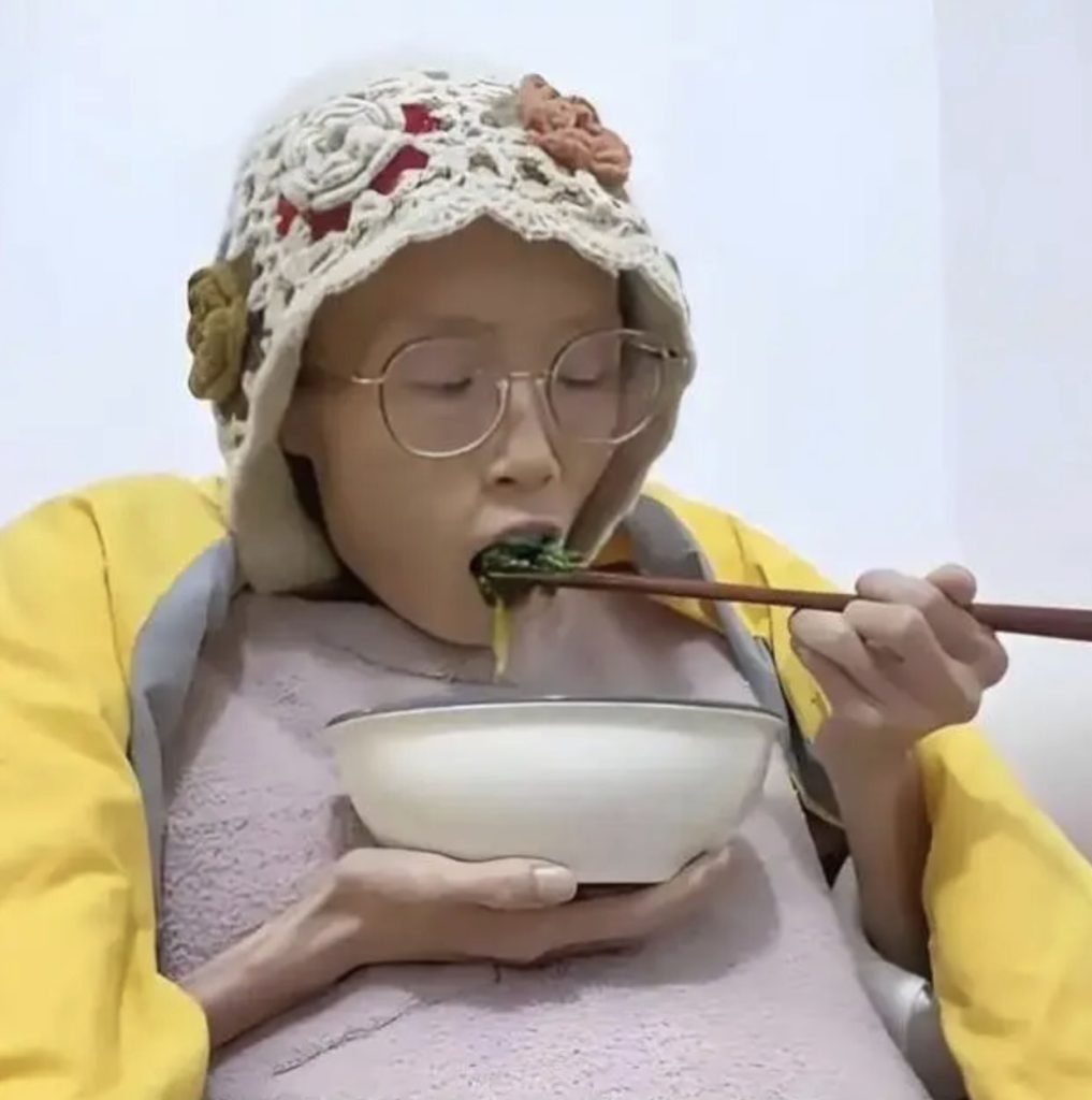 Chinese influencer Liao Dayan, dubbed the "Sunshine Girl", died aged 29 after inspiring 2.4 million followers with her courageous three-year battle against a rare abdominal cancer.