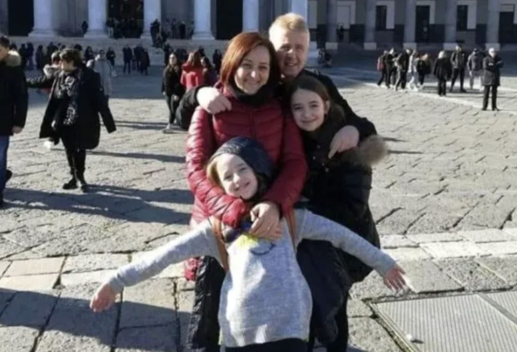 A Christmas meal tragedy turns into a murder probe after ricin is found in food that killed a mother and daughter, leaving investigators searching for answers in a chilling case.