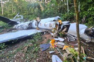 Two pilots died after their Cessna plunged into Bolivia's mountains following a catastrophic mid-air depressurisation that left them unconscious within seconds of pressure failure.