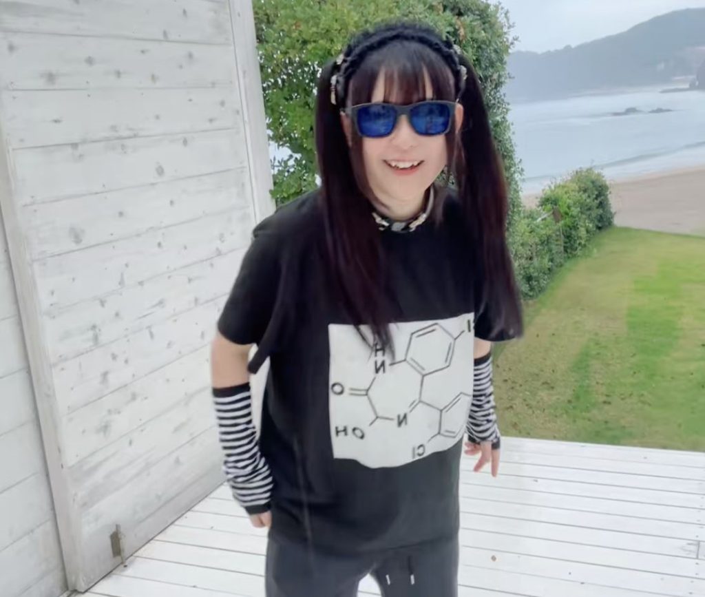 Japanese content creator Zepa, who amassed 1.4 million followers with her fashion videos and drink taste tests, has died unexpectedly, leaving fans heartbroken worldwide.