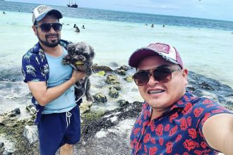 Mexican showbiz couple Ramiro Contreras and Joe Lara, beloved for their celebrity commentary, reportedly died after a suspected gas leak and fire at their Monterrey home.