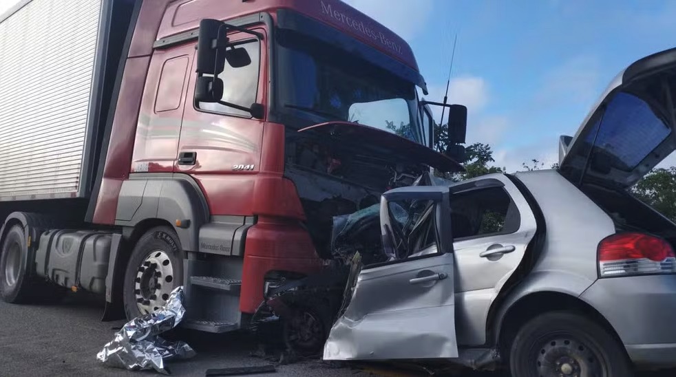 Six members of the same family - including three children and a grandmother - have been killed in a devastating head-on collision with a lorry on a Brazilian highway.