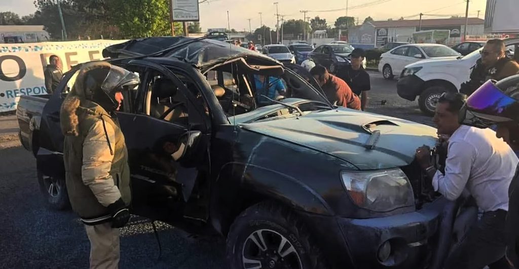 Suspected crime boss killed in terrifying car bomb explosion caught on camera as his SUV erupted into flames on a busy motorway near Mexico City in a suspected assassination.