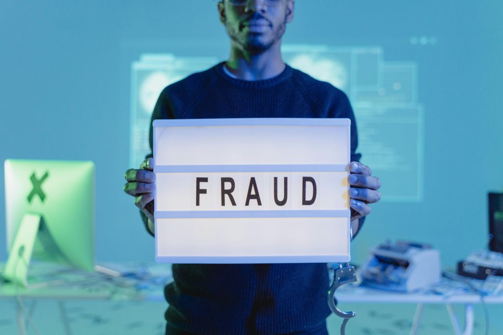 Brits warned everyday Google searches for bank numbers, parcels, refunds and fines could leave them exposed to scammers stealing details and savings.