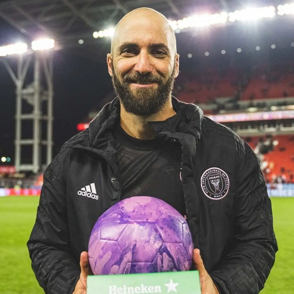 Football legend Gonzalo Higuain sparked concern after looking unrecognisable in a rare public appearance - with fans claiming the retired striker "looks homeless" in Miami.