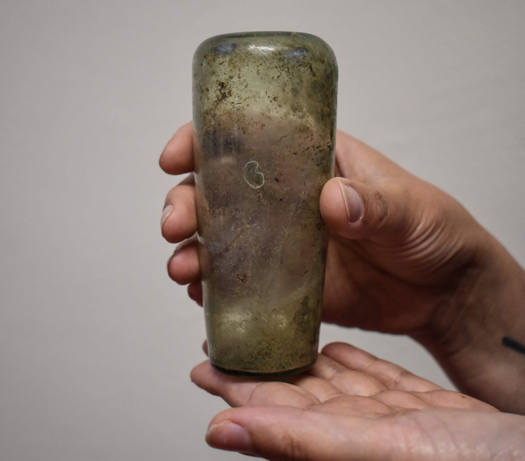 A high-status Roman woman buried in a decorated lead coffin under a Colchester hospital has been unearthed, with frankincense, rare glass vessels and jet hairpins among her grave goods.