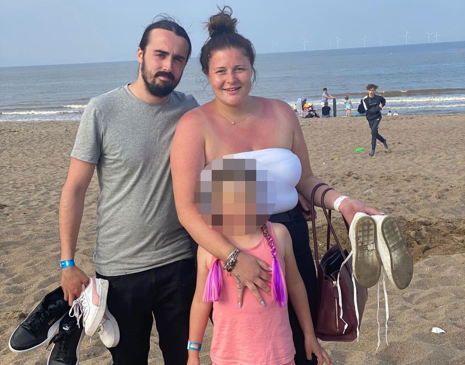 Daughter ditches daily takeaways and sheds four stone in a desperate bid to save her mum's life - after being told she was too big to donate her kidney.