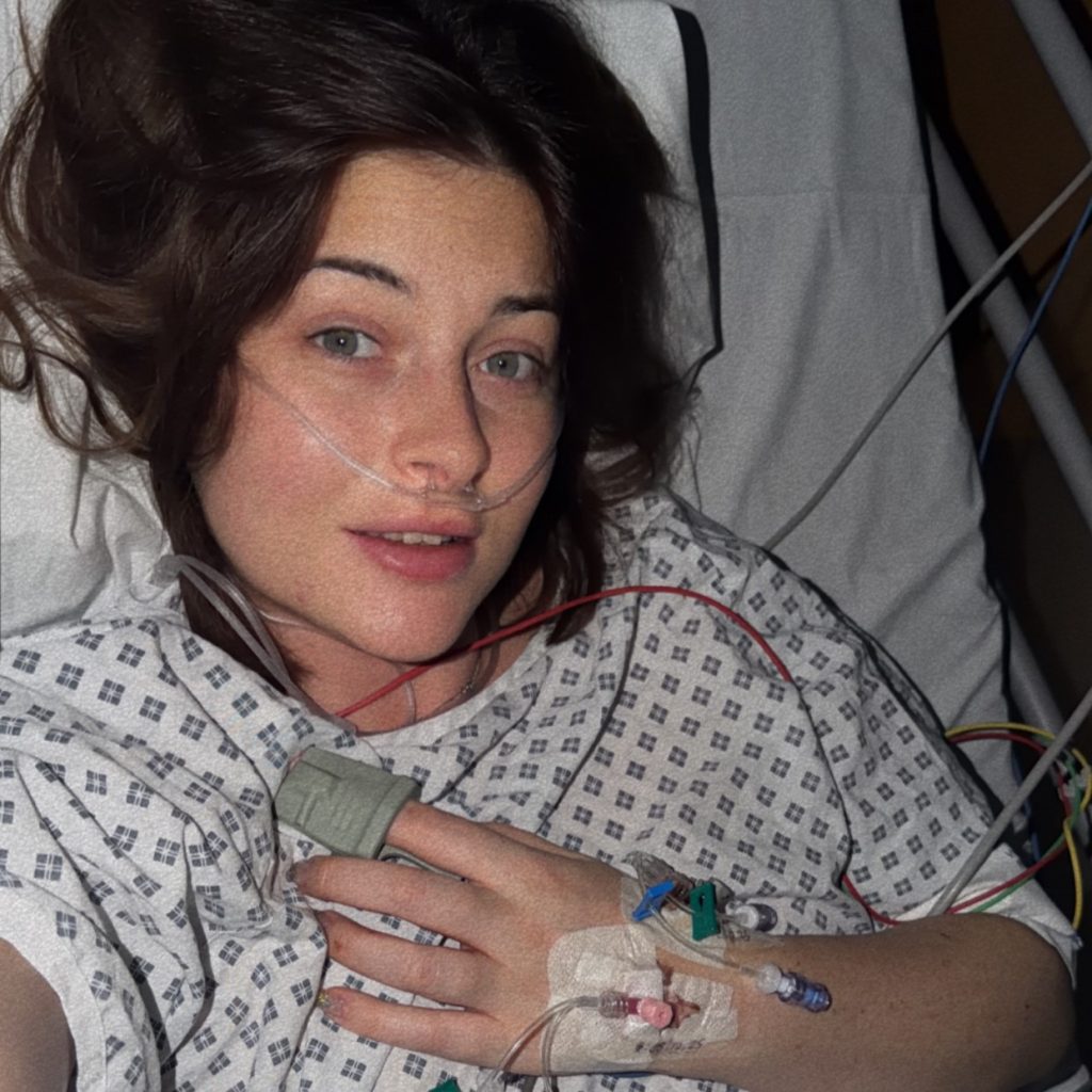 Daughter ditches daily takeaways and sheds four stone in a desperate bid to save her mum's life - after being told she was too big to donate her kidney.