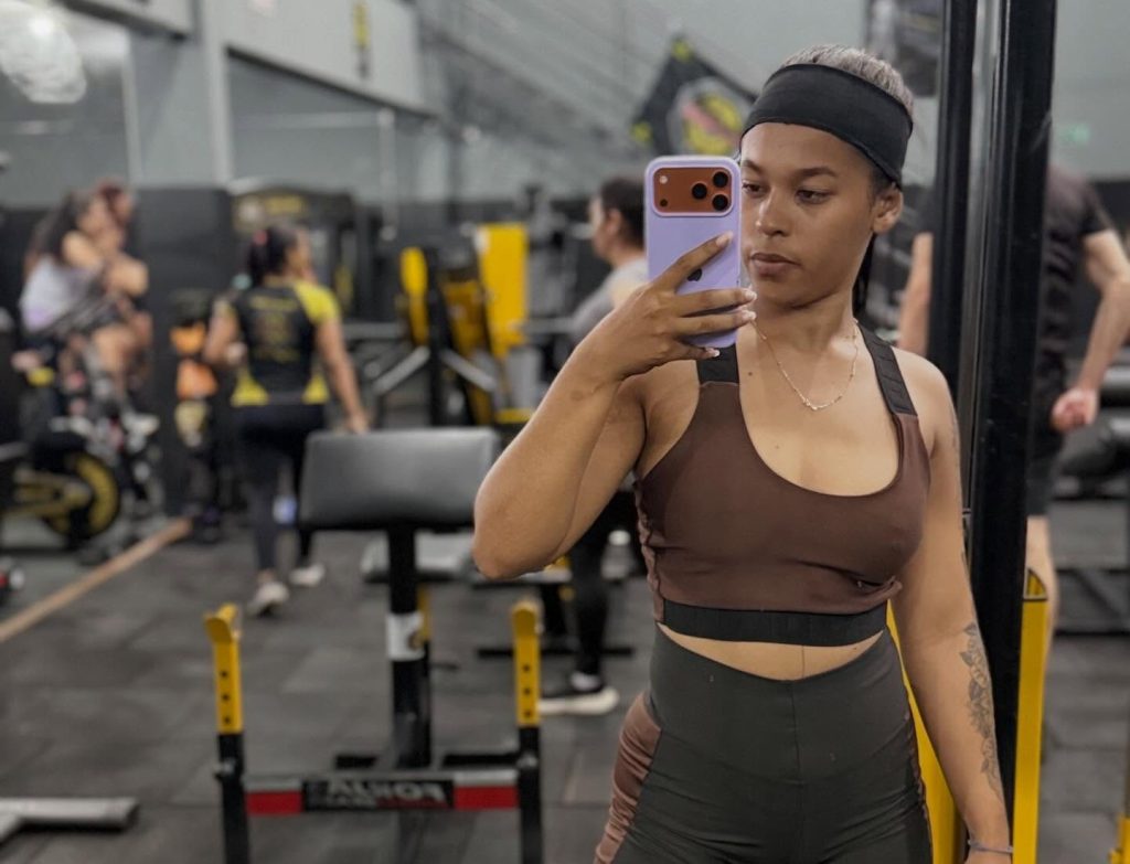 Brazilian social media star Francisca Roberta 'Robertinha' de Jesus Silva, 21, gunned down in Coelho Neto street, three years after her partner met the same fate.