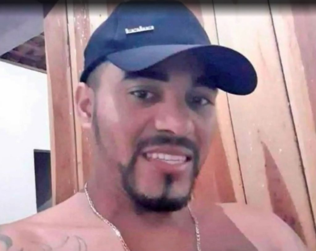 Brazilian social media star Francisca Roberta 'Robertinha' de Jesus Silva, 21, gunned down in Coelho Neto street, three years after her partner met the same fate.