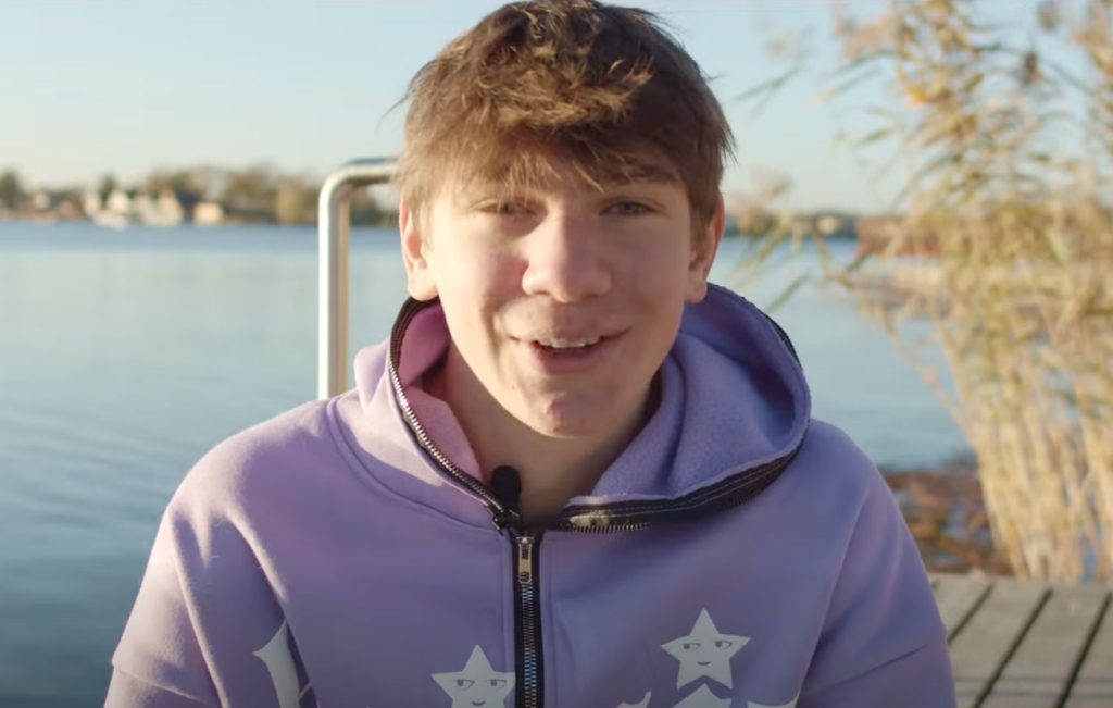 Teenage jet ski champion has died in a horrific high-speed crash during a competitive race - and his devastated team has now retired his race number for life.