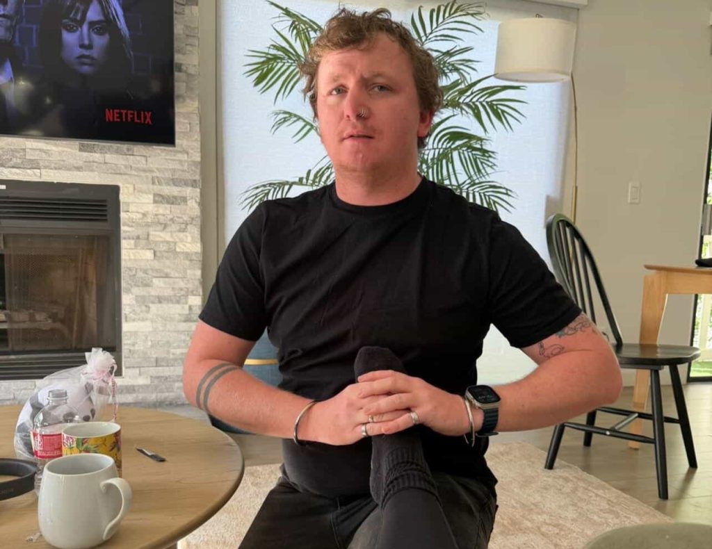 Bradley "serves" his glam influencer girlfriend - but travelling together has led to some awkward moments, including being stopped at airport security over his outfit.