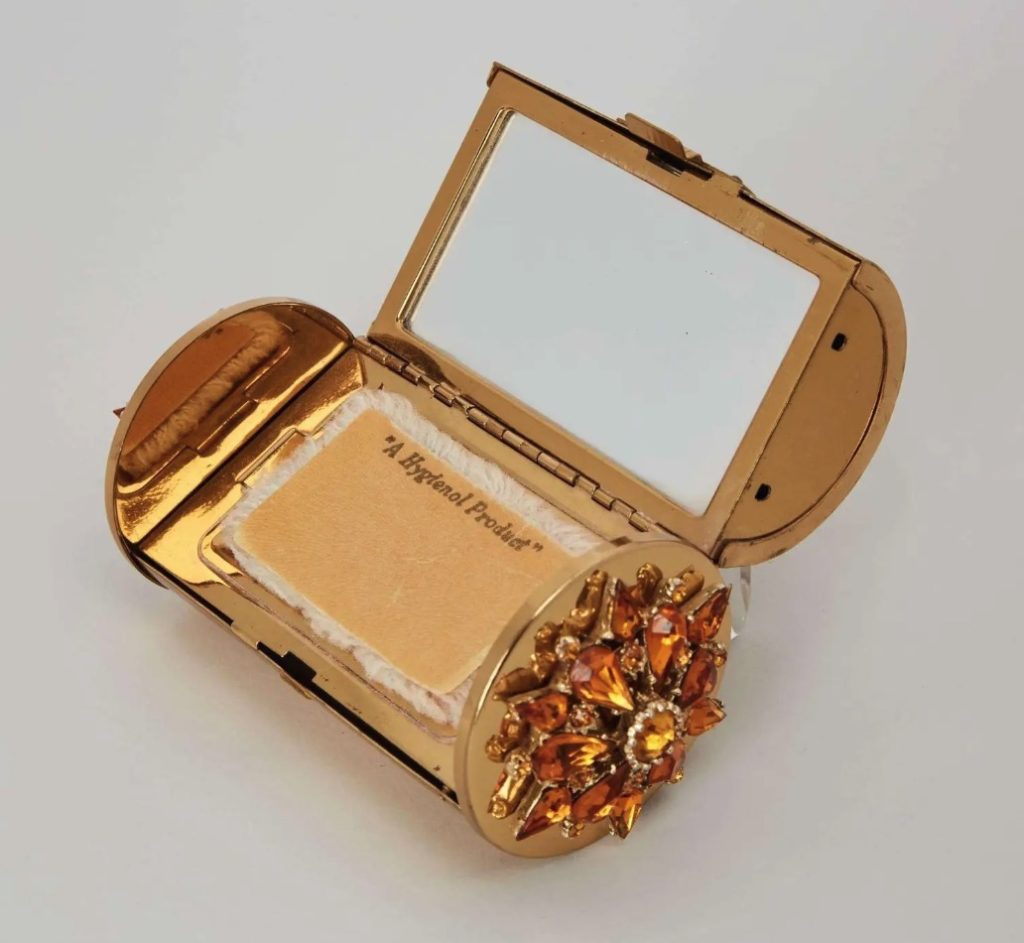 Marilyn Monroe's private medical x-rays from 1954 are heading to auction ahead of what would have been her 100th birthday, alongside a £148,000 gold evening purse from her collection.