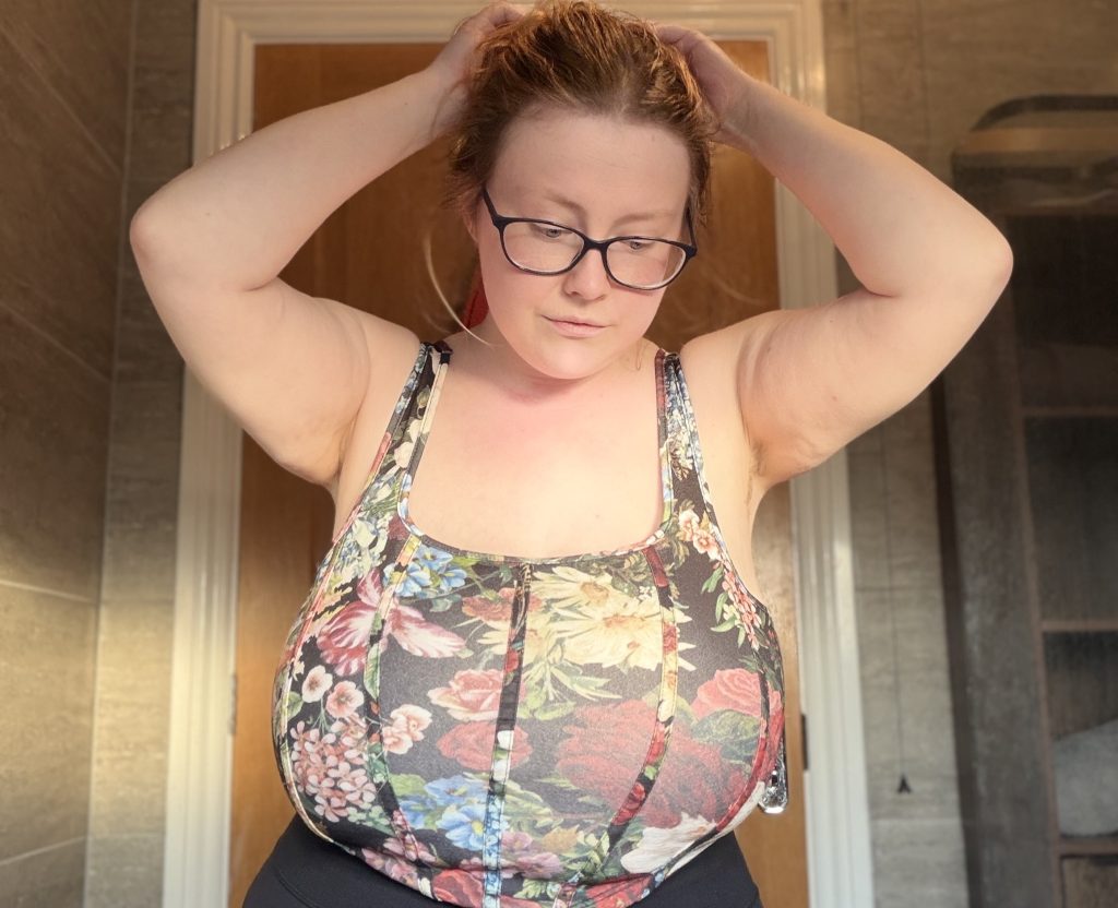 Meet Tianna Moon, the model with size 32OO breasts who claims the biggest in Britain title after being diagnosed with gigantomastia