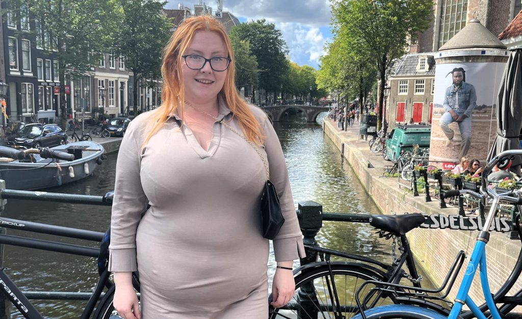 Meet Tianna Moon, the model with size 32OO breasts who claims the biggest in Britain title after being diagnosed with gigantomastia