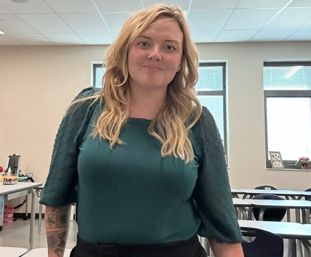 A teacher who avoided smiling due to her chubby cheeks and double chin reveals how Mounjaro helped her lose 140lbs - transforming her face and confidence forever.