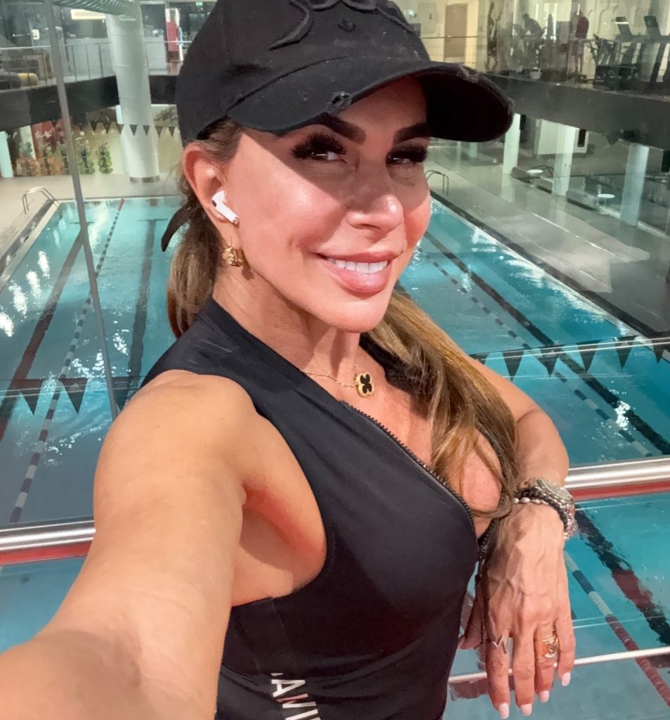 Super fit gran reveals how she is making 10,000 pounds every single month for simply showing off her muscles online - and the unusual reason will leave you stunned.