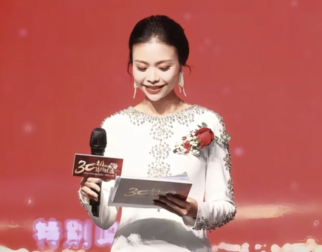 Chinese TV presenter Xi Fei died aged 37 after defying her cancer prognosis by seven years, continuing to work and host events until her final weeks despite double kidney failure.