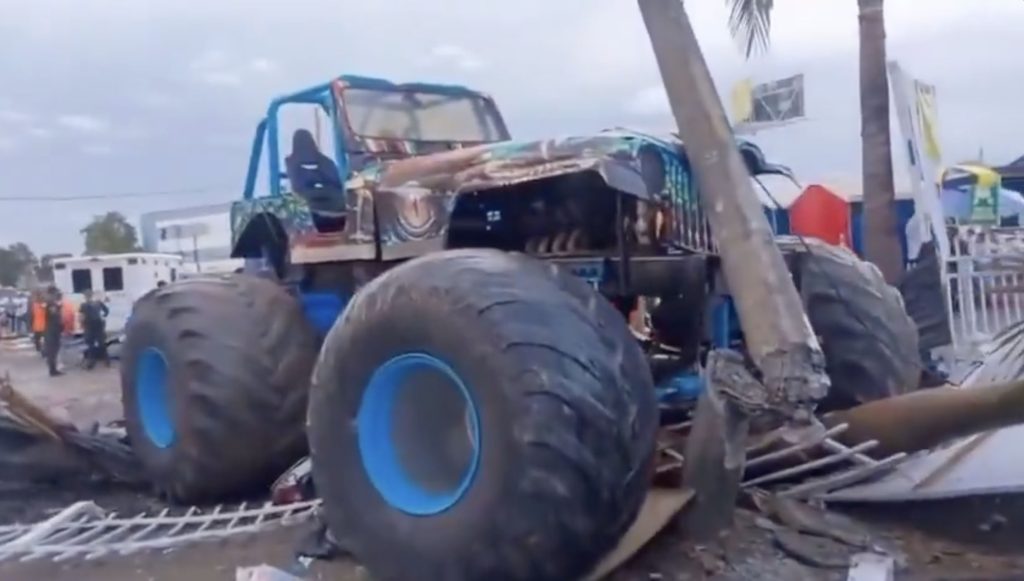 At least three people were killed and 38 injured when a monster truck lost control and ploughed into spectators at an exhibition in Popayán, Colombia, in harrowing viral footage.
