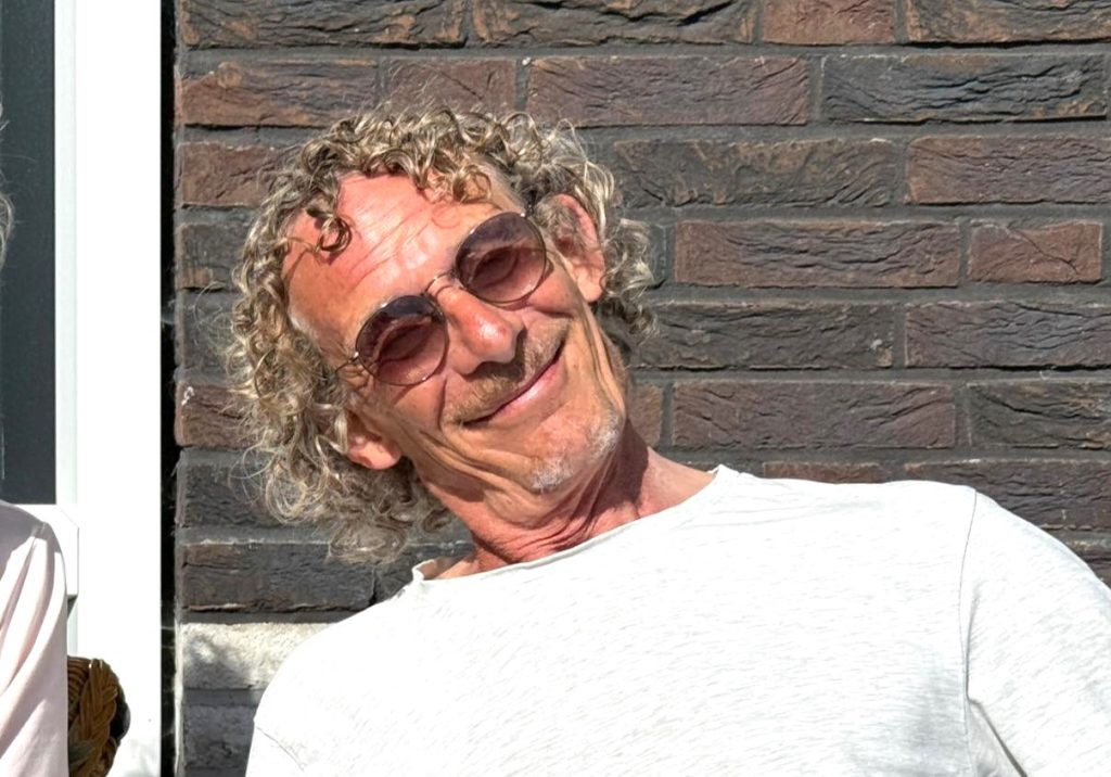 Dutch tourist Rob Borgmann, 64, vanished at sea after falling from a kayak without life jacket in strong currents and fog near Railay Beach, Krabi, Thailand.