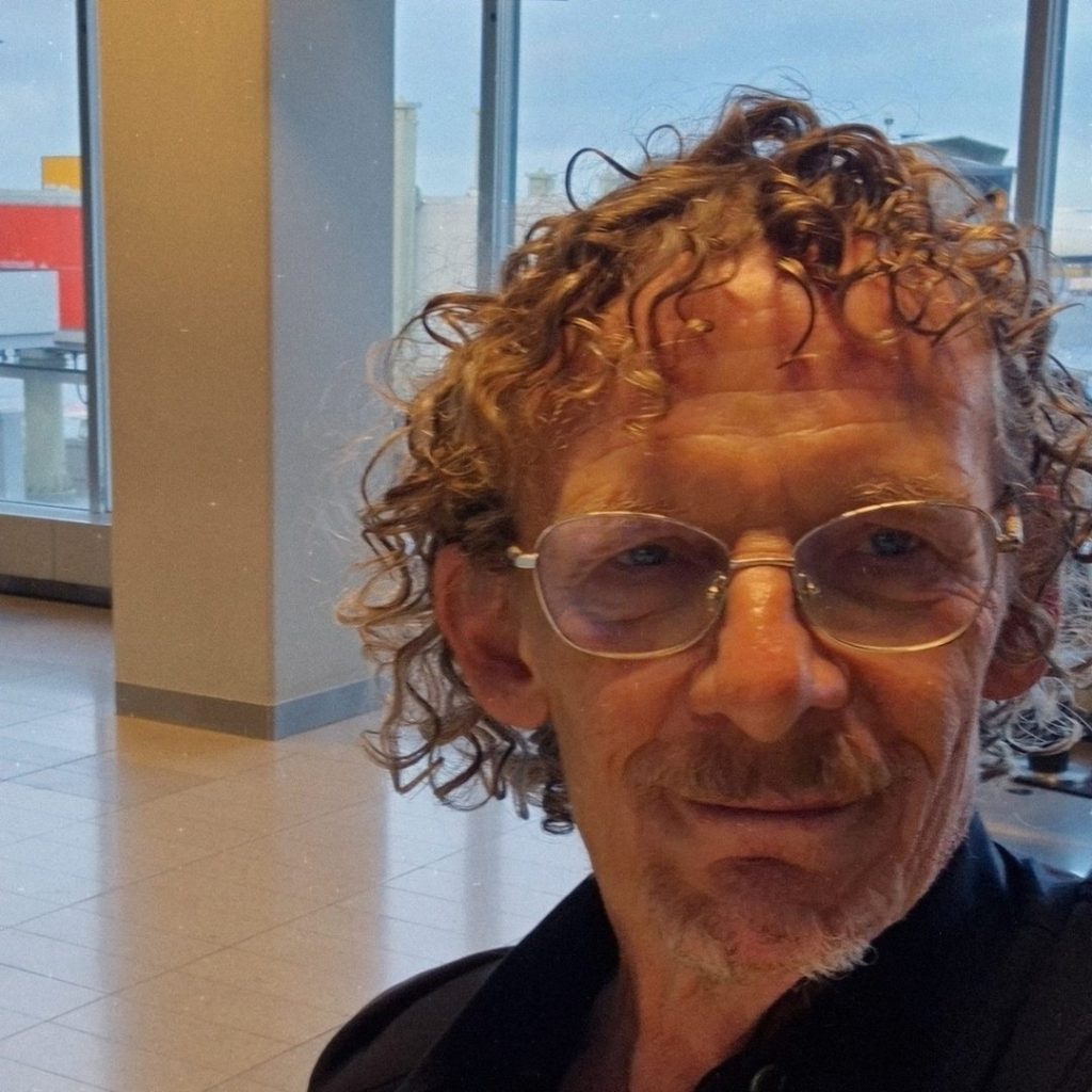 Dutch tourist Rob Borgmann, 64, vanished at sea after falling from a kayak without life jacket in strong currents and fog near Railay Beach, Krabi, Thailand.