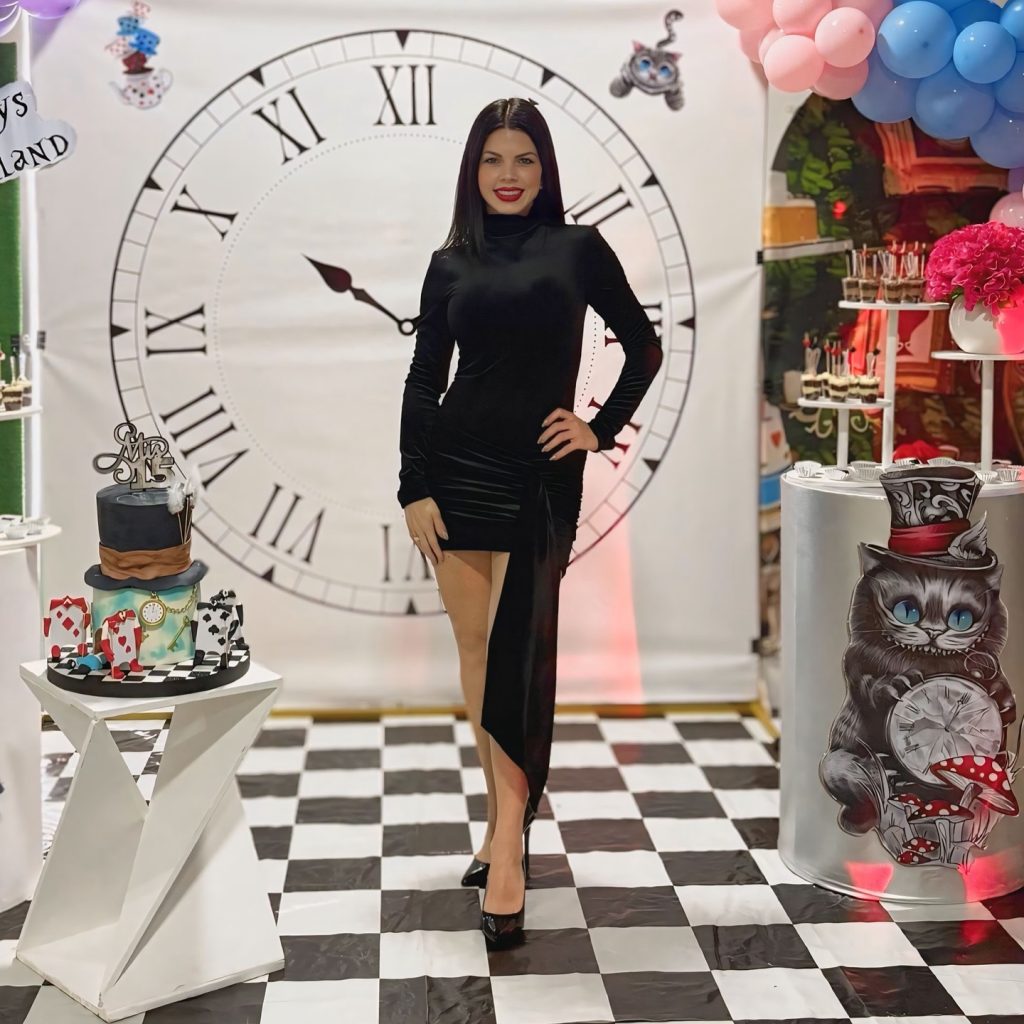 Venezuelan actress and TV presenter Yorgelis Delgado dies in the devastating Venezuela earthquakes as the death toll reaches 235 and thousands remain missing.