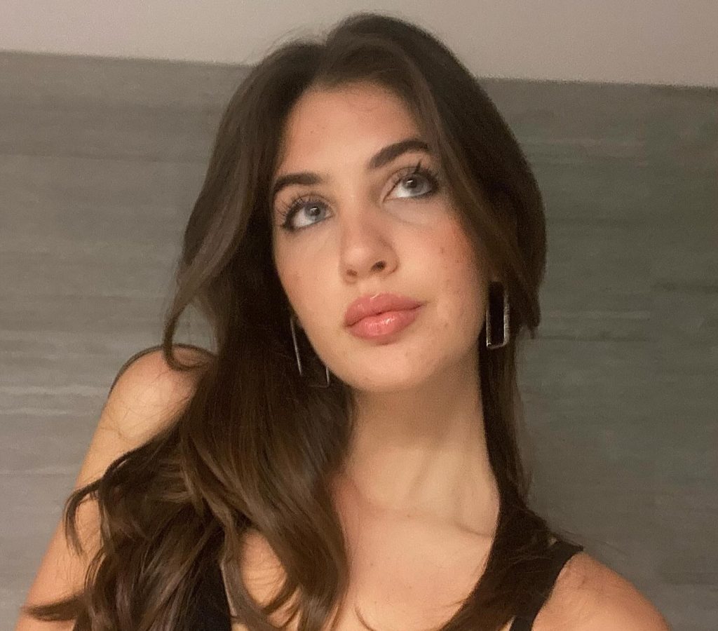 Erasmus student and model Sofia Barillà, 20, suddenly fell ill and died while on the phone with her aunt as her voice abruptly cut out in tragic mystery death.